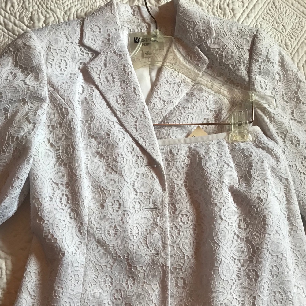 White two piece jacket and skirt lace lace suit - Picture 2 of 8